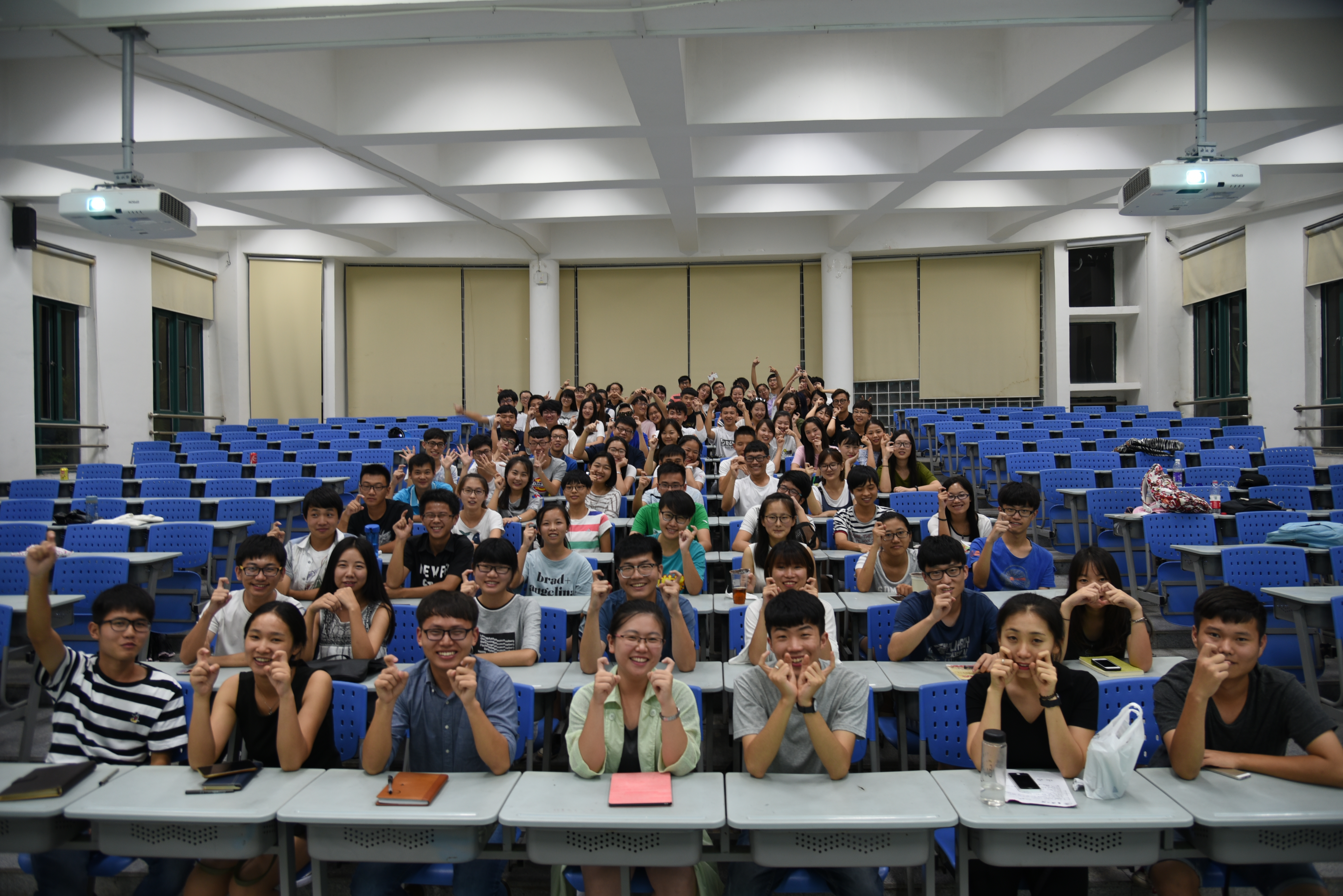 manbetx
第九届学生干部